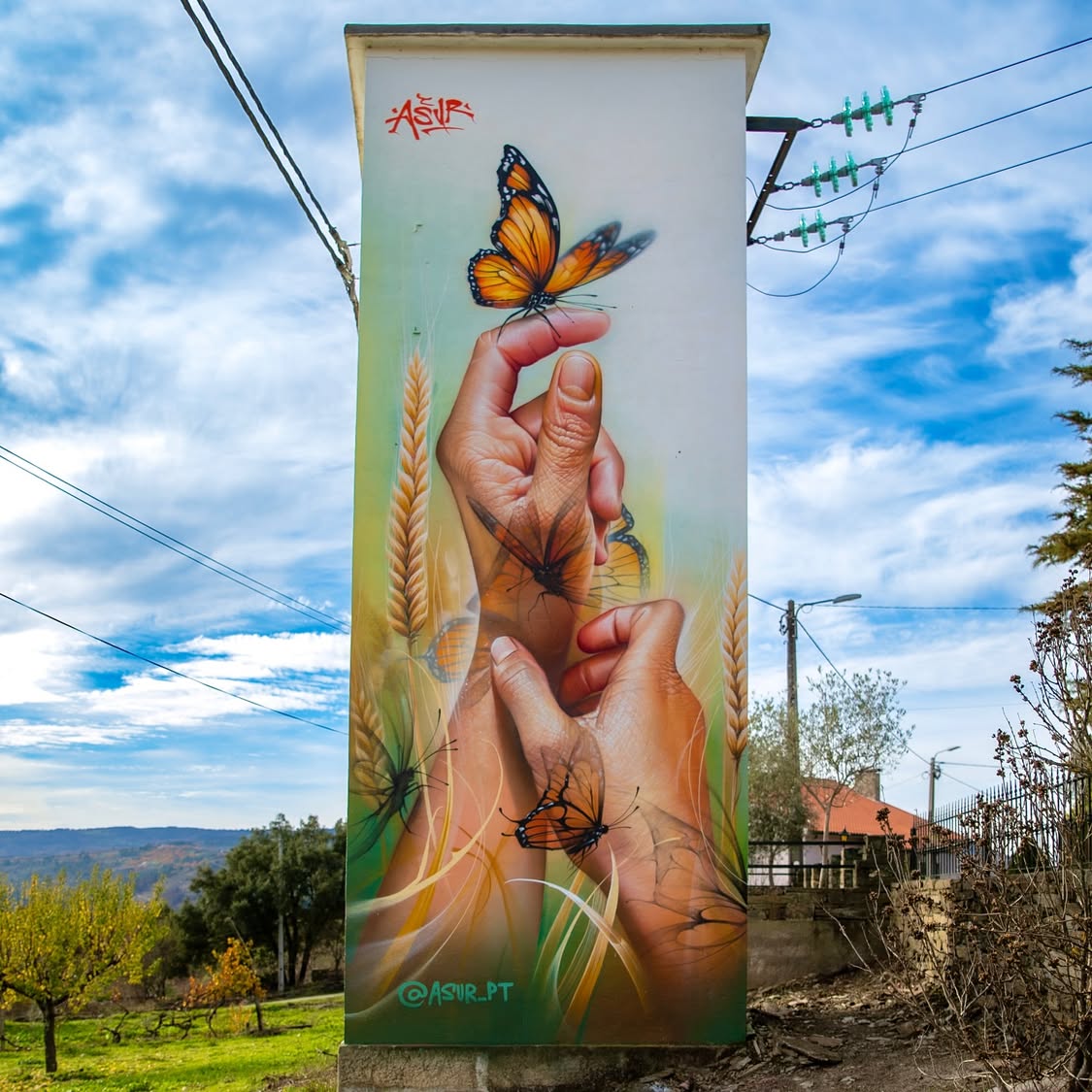 “FREE HANDS” Novo mural que realizei a norte... Cover