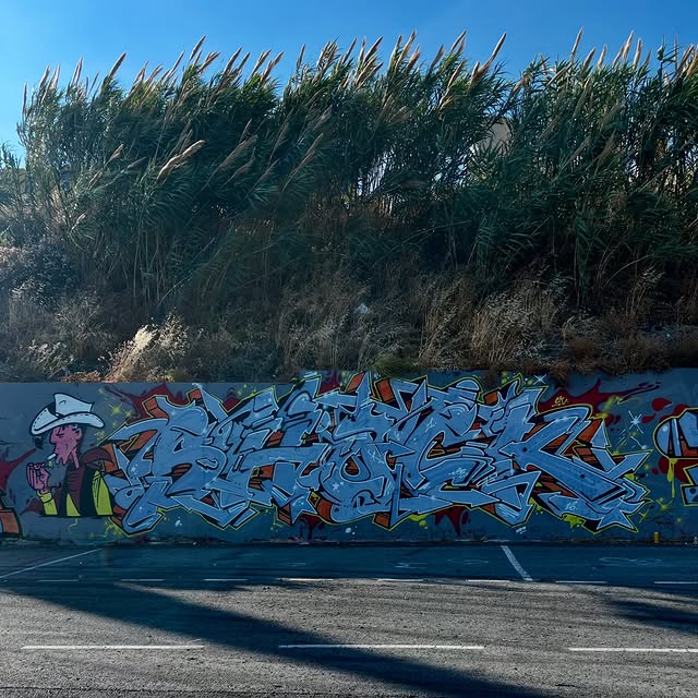 One day, one wall, one love, Shock one…🌞🏝️⚡️🤜🤛...